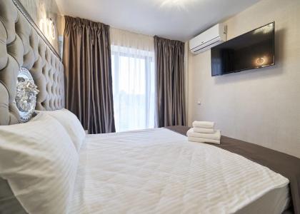 room 121 thumbnail 3